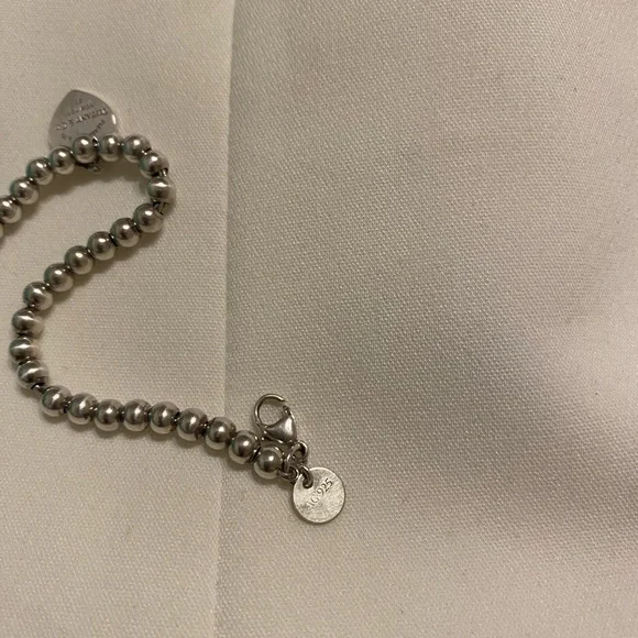 💯%auth Tiffany & Co. Silver Beaded Bracelet with Heart Charm - Picture 3 of 4